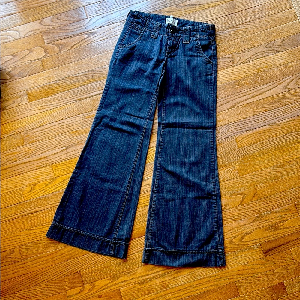 BCBG wide leg denim 27